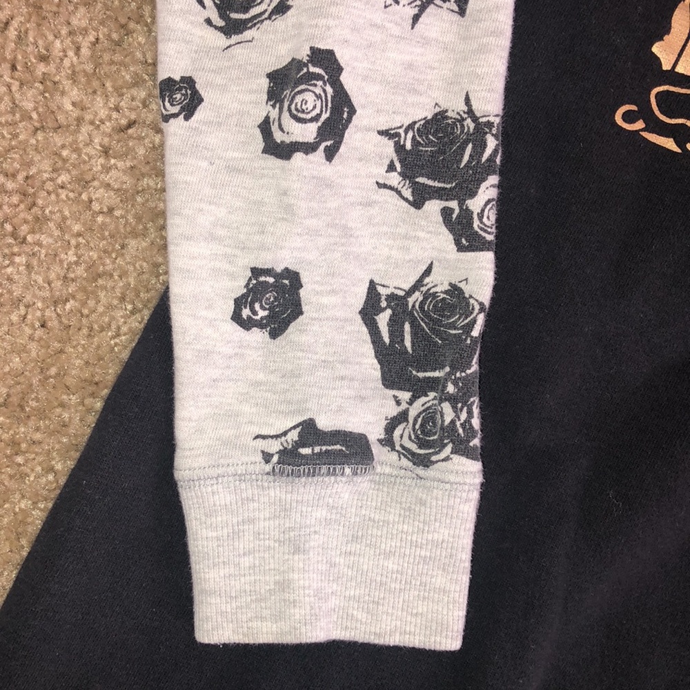DONATED! Jordan sweater 🤎🌹 - Picture 3 of 12